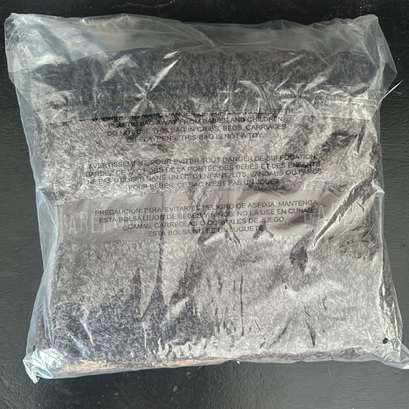 NWT Barefoot Dreams CozyChic Pom-Pom Beanie and Scarf Set in ESPRESSO / COCOA - Picture 4 of 5